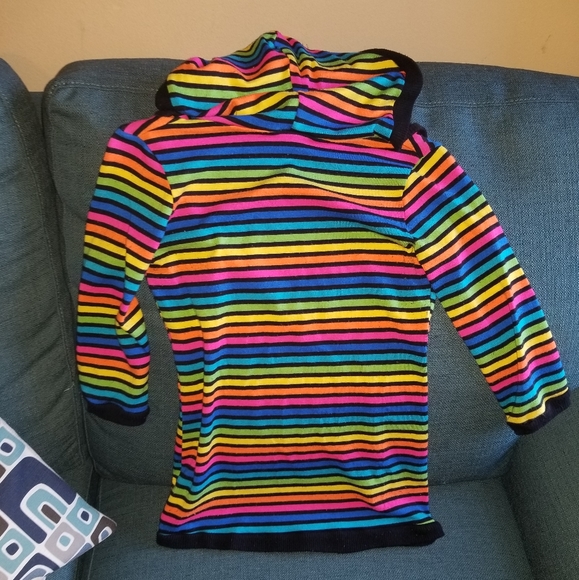 🌻Rainbow striped deep v neck shirt - Picture 2 of 3
